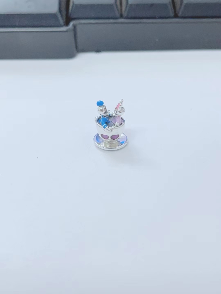 2023  Parks Pandora Valentine’s Charm Donald Daisy Duck Teacup