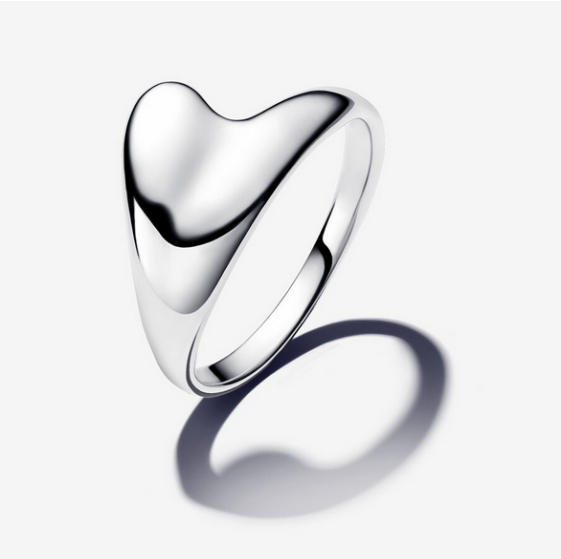 Pandora Essence Organically shaped ring