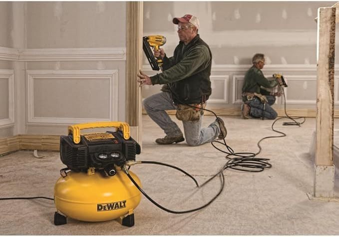 Compresor eléctrico de Trabajo Pesado Circular de 6.0 Galones 165 PSI DWFP55126