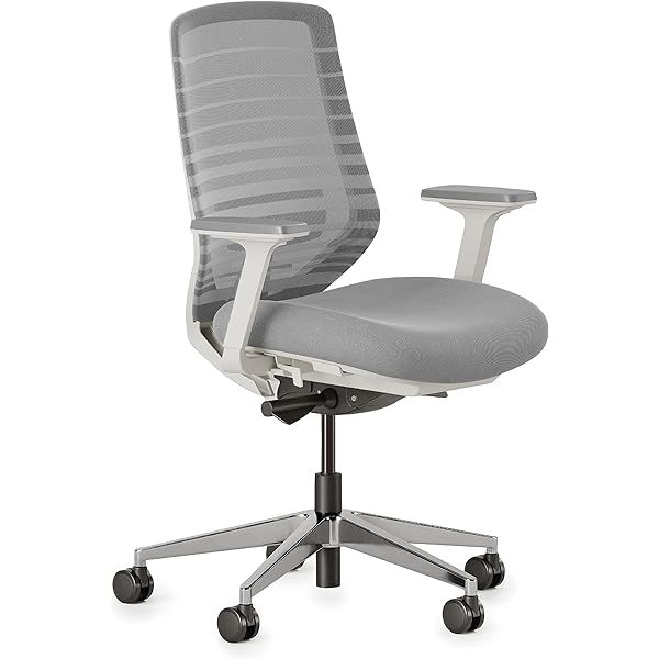 Silla ergonómica: una silla de escritorio versátil con soporte lumbar ajustable, respaldo de malla transpirable y ruedas suaves