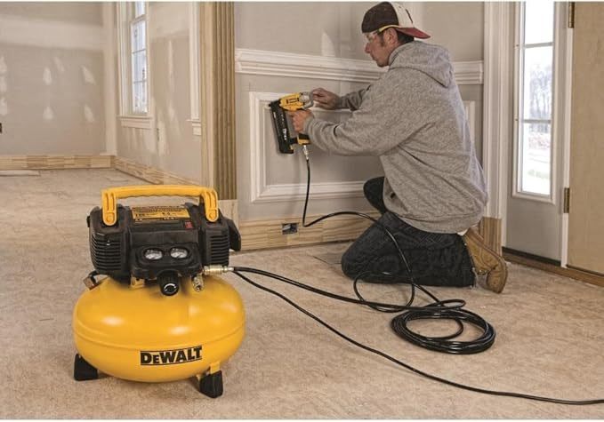 Compresor eléctrico de Trabajo Pesado Circular de 6.0 Galones 165 PSI DWFP55126