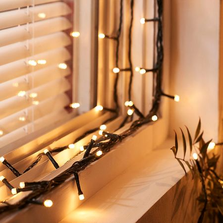 Navideño Colección Dorada: Árbol de navidad con Berries 210cm y 864 ramas + 88 Bolas Doradas + 10m de 200 luces LED Cálida