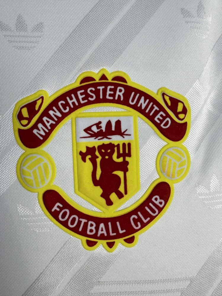 Retro Manchester United Away Football Shirt 1986/1988