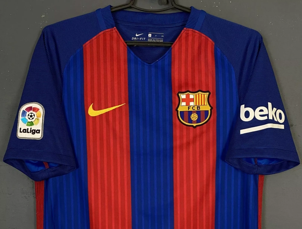 Barcelona Retro Home #10 Messi Shirt 2016-2017 Non-Customize