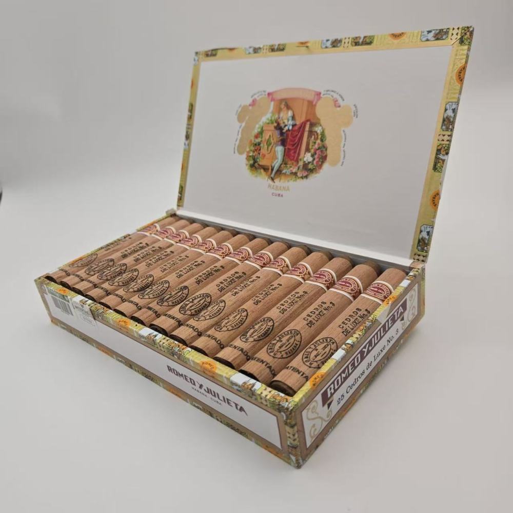 Romeo Cedros de Luxe No. 3 [25] 罗密欧 雪松木3号