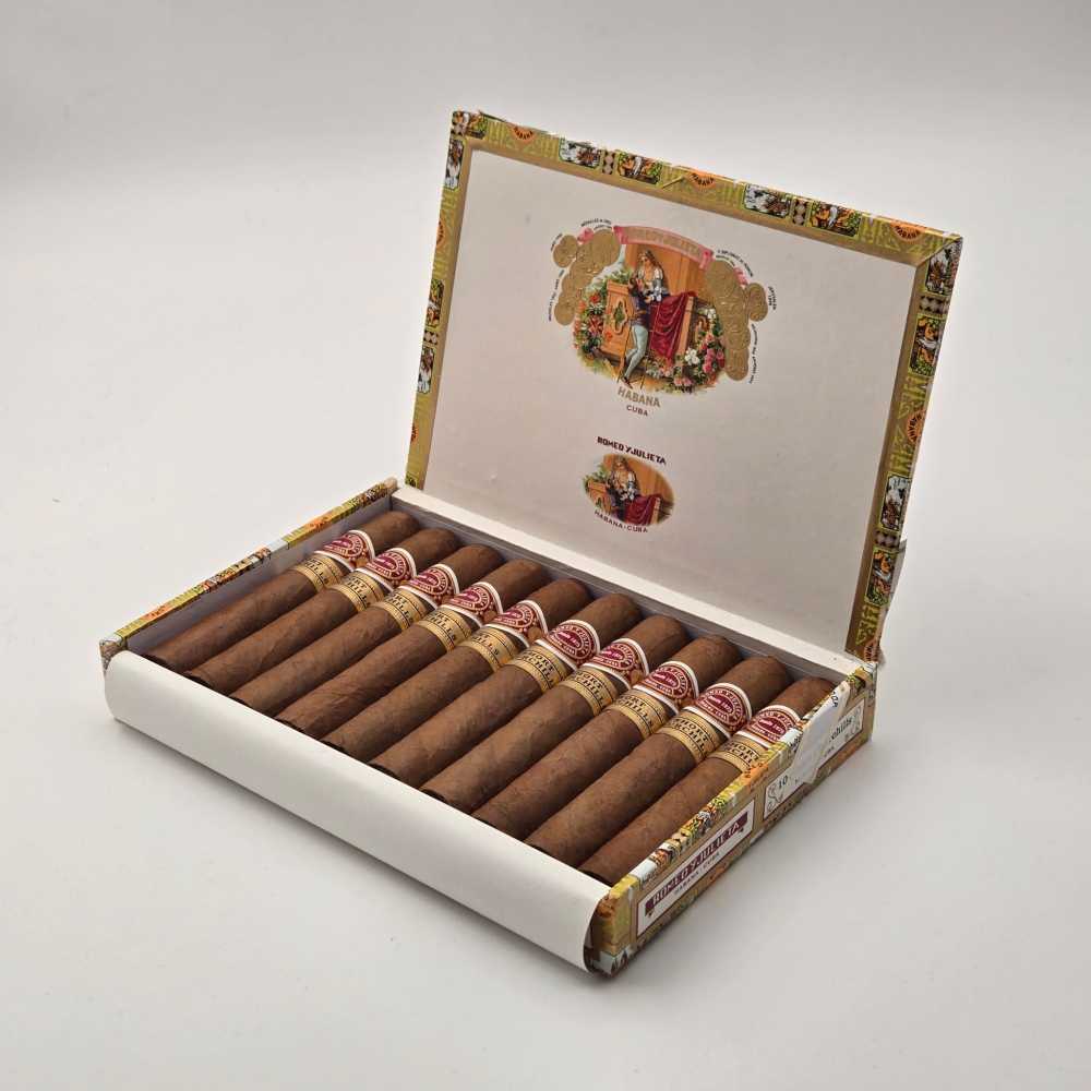 Romeo Short Churchill [10] 罗密欧 短丘吉尔