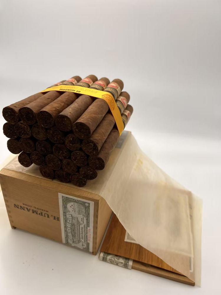 H. Upmann Magnum 50 E.L. 2005 Vintage (25) 乌普曼 玛瑙50 2005年度限量
