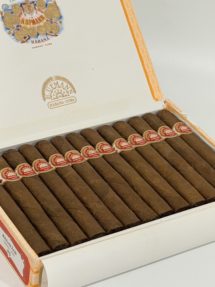 H. Upmann Regalías (25)（2024年） 乌普曼 特许（无瑞行标.介意慎拍）