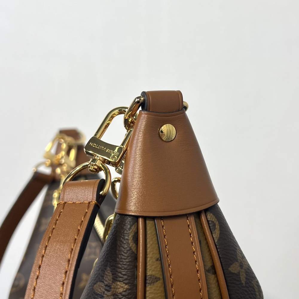 LV 36.5×10×26cm    M46311