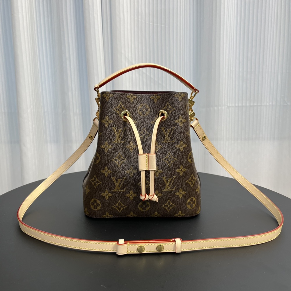 LV 20×20×13cm