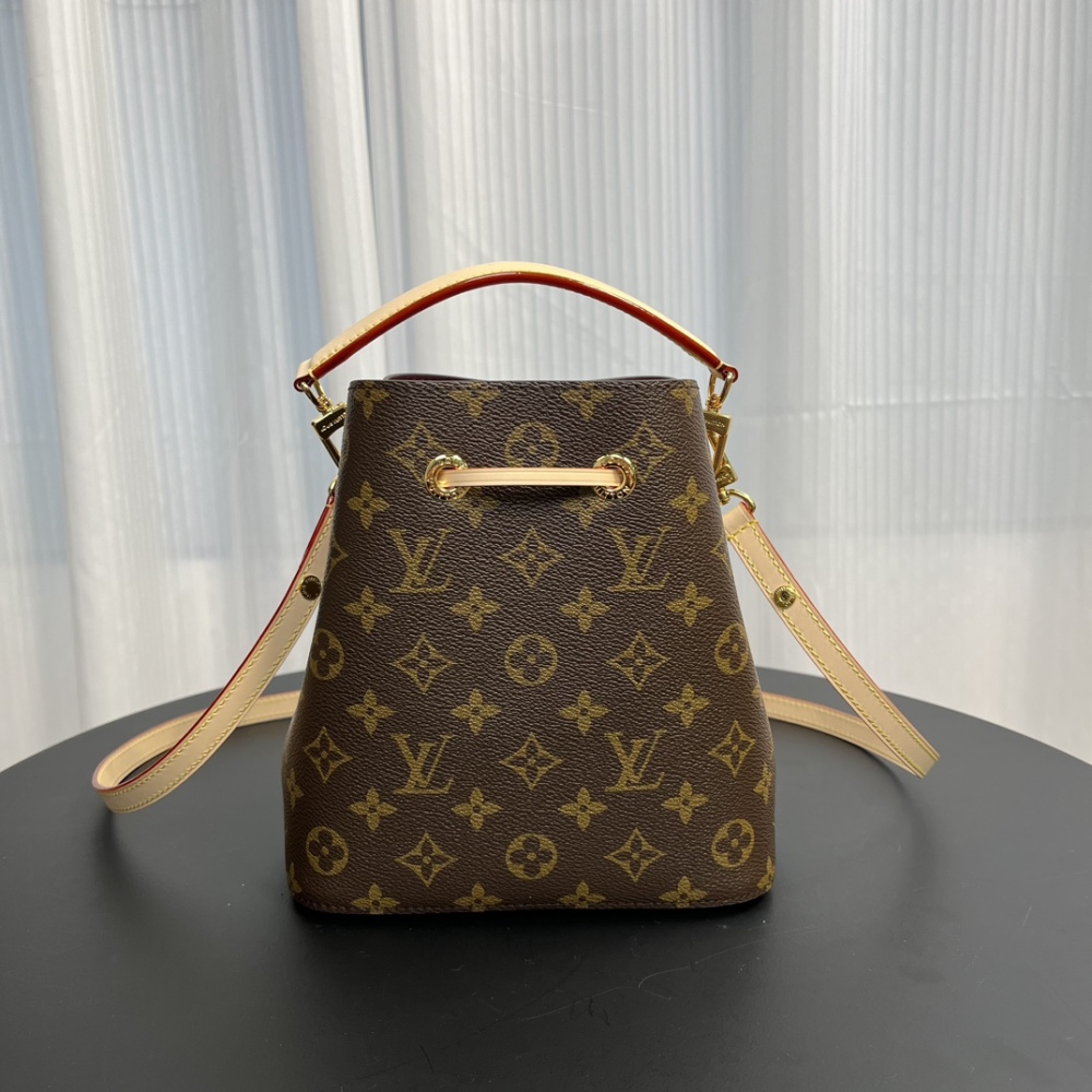 LV 20×20×13cm