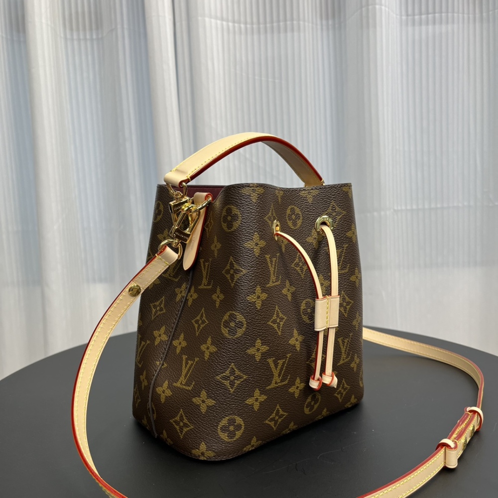 LV 20×20×13cm