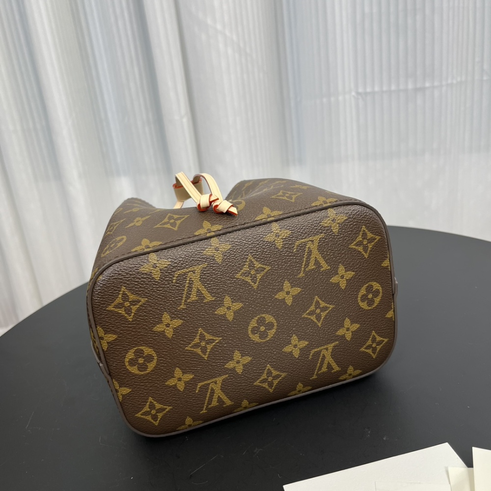 LV 20×20×13cm