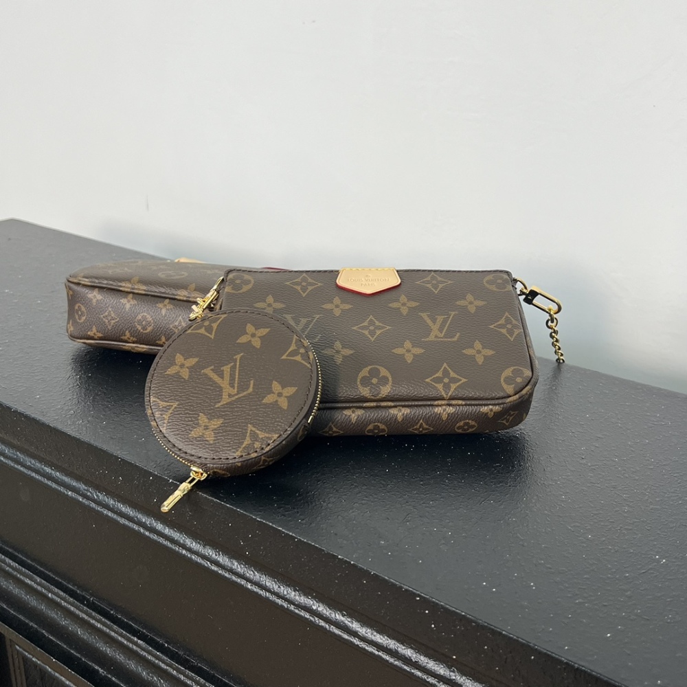LV M44823