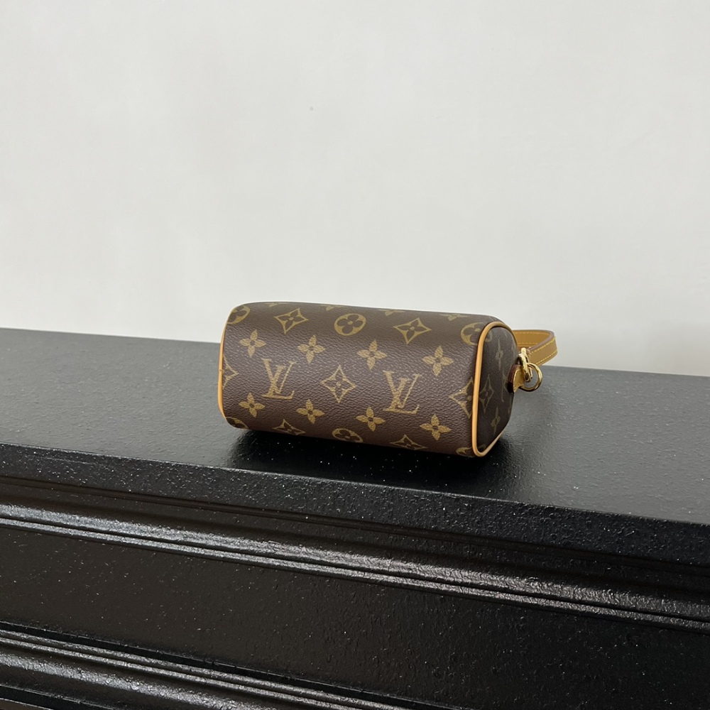 LV 16×11×7.5cm