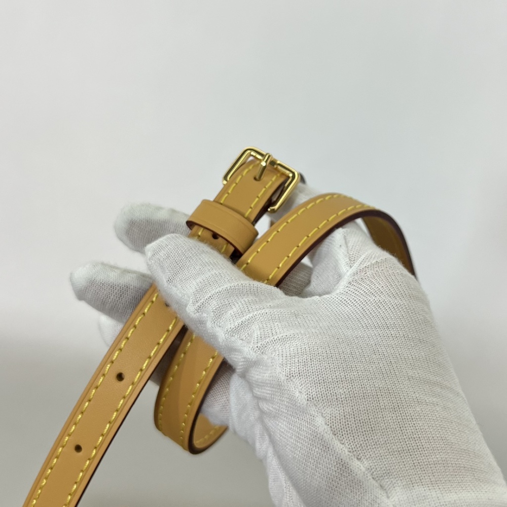 LV 16×11×7.5cm