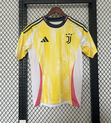 24-25 Juventus