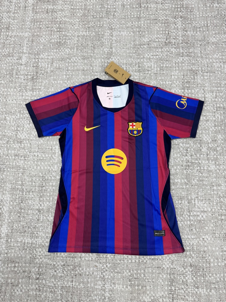 26-27Barcelona woman version