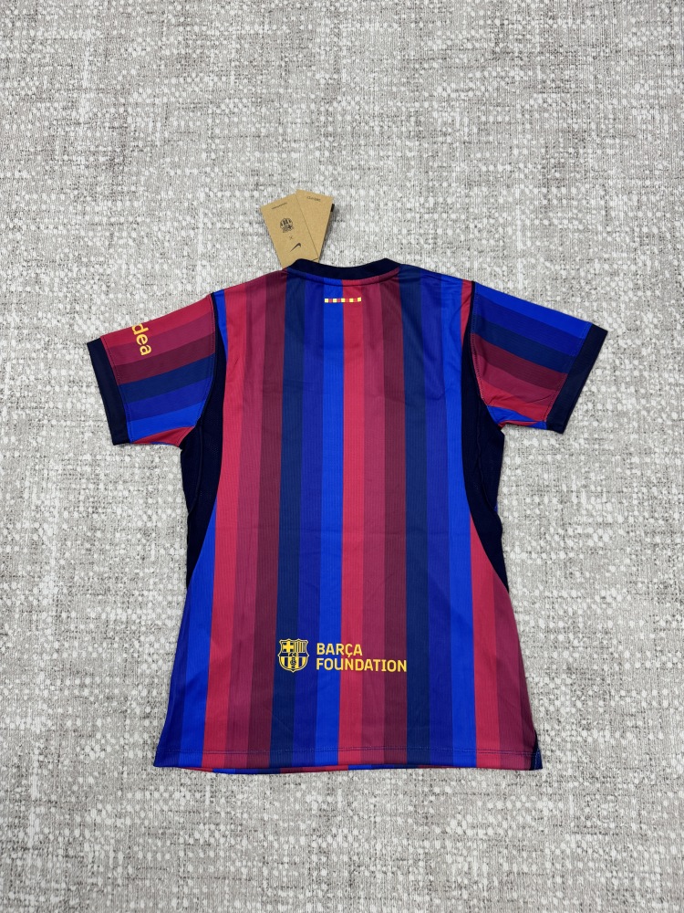 26-27Barcelona woman version