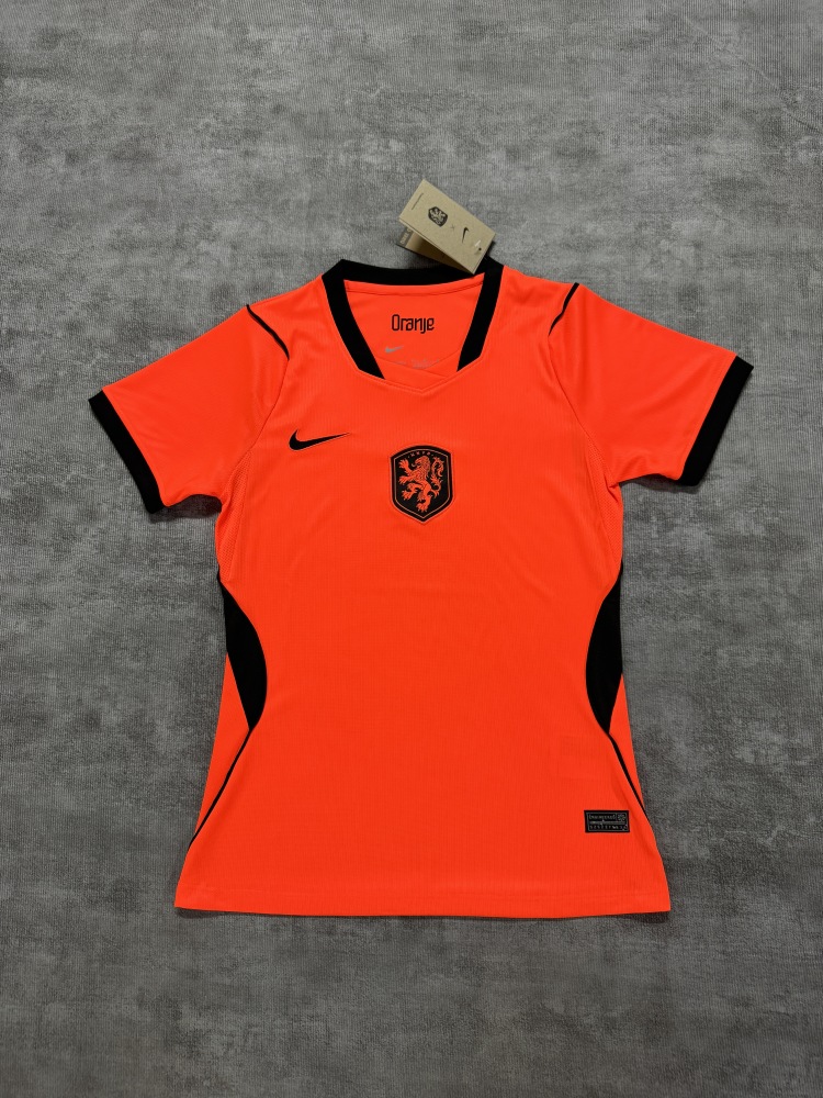 26-27 Netherlands woman version