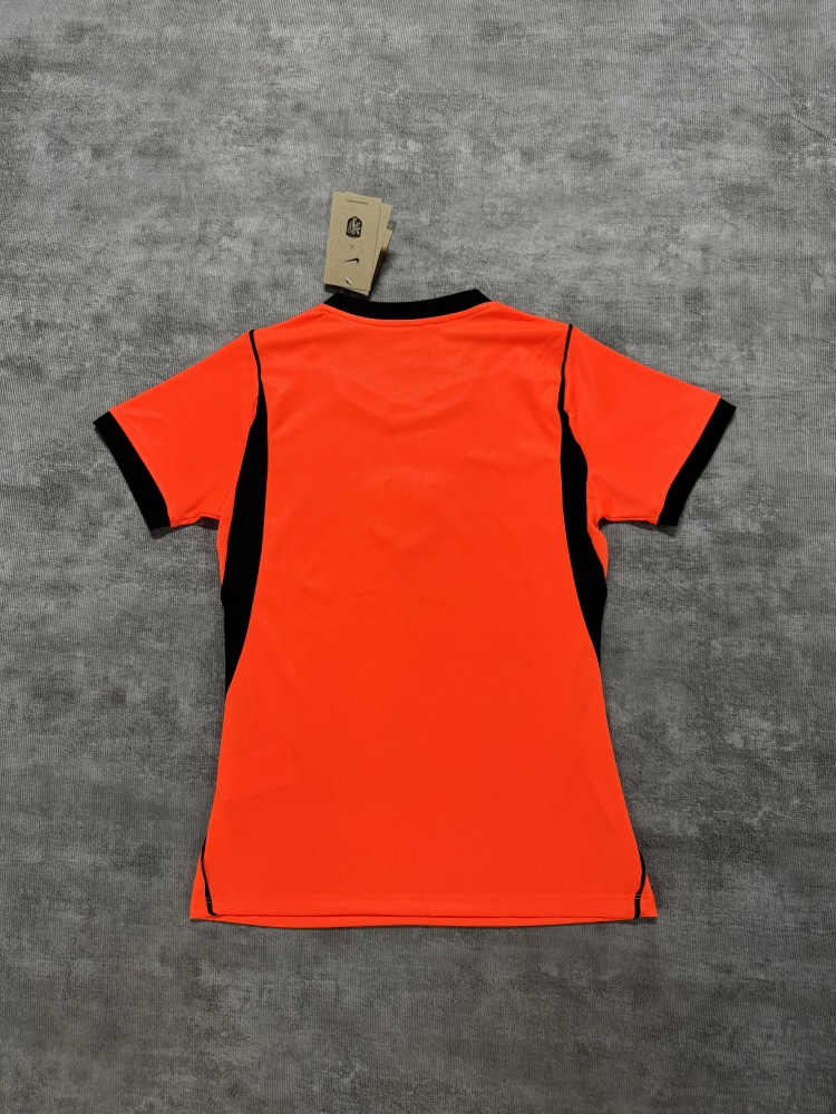 26-27 Netherlands woman version