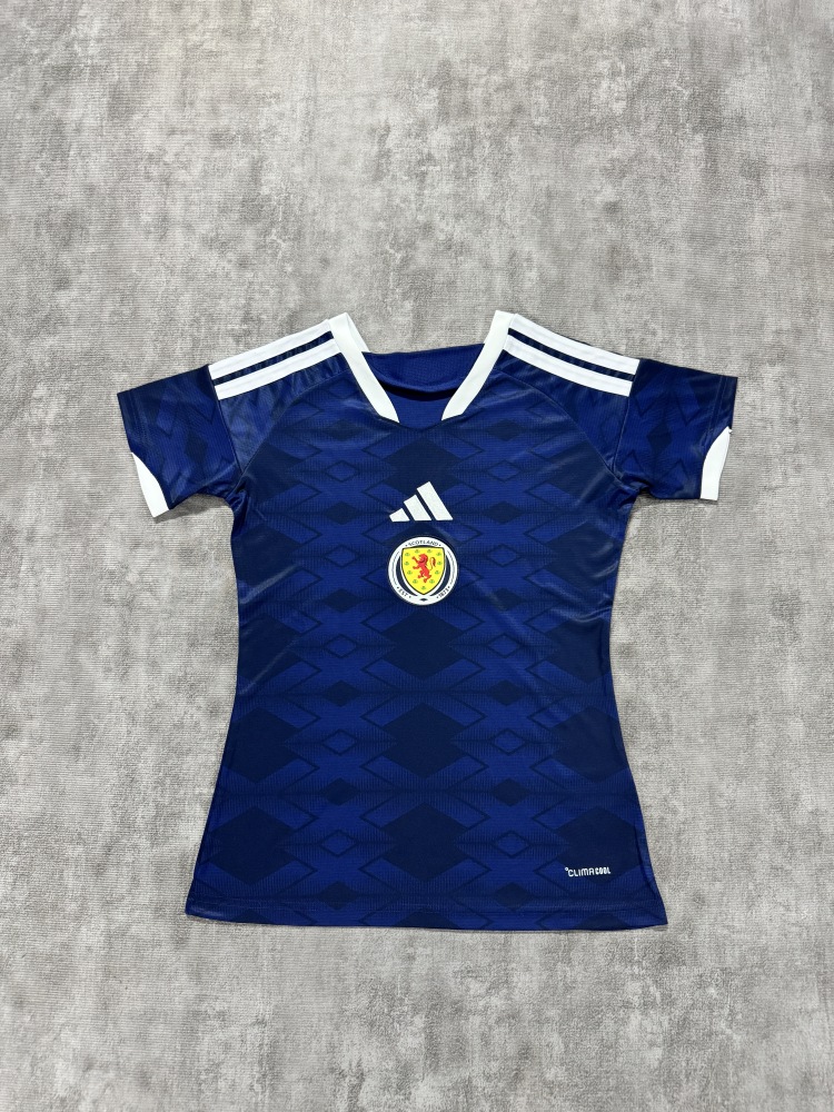 26-27 Scotland woman version