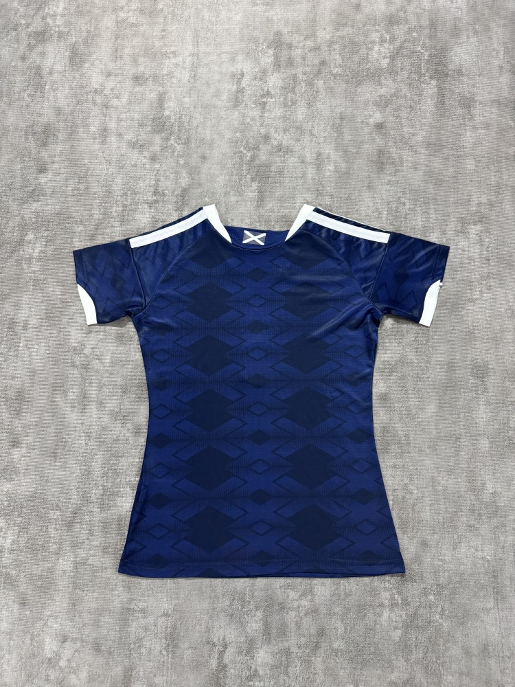 26-27 Scotland woman version