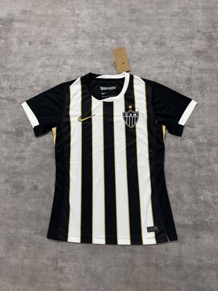 26-27 Mineiro woman version