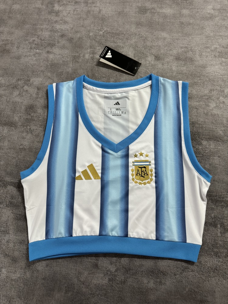 26-27 Argentina woman version
