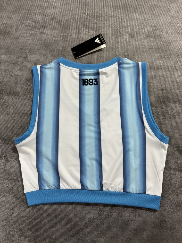 26-27 Argentina woman version