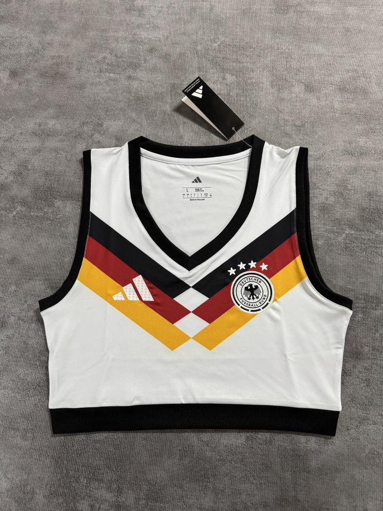 26-27 Germany woman version