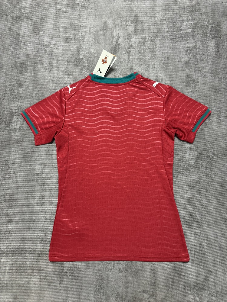 26-27 Portugal woman version
