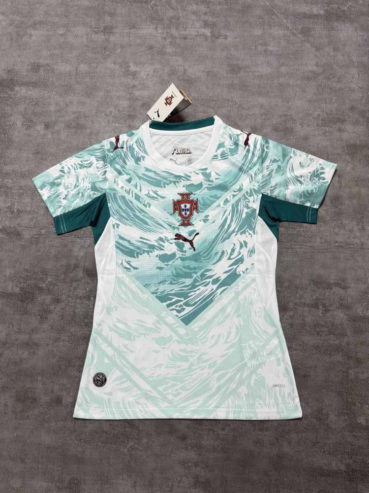 26-27 Portugal woman version