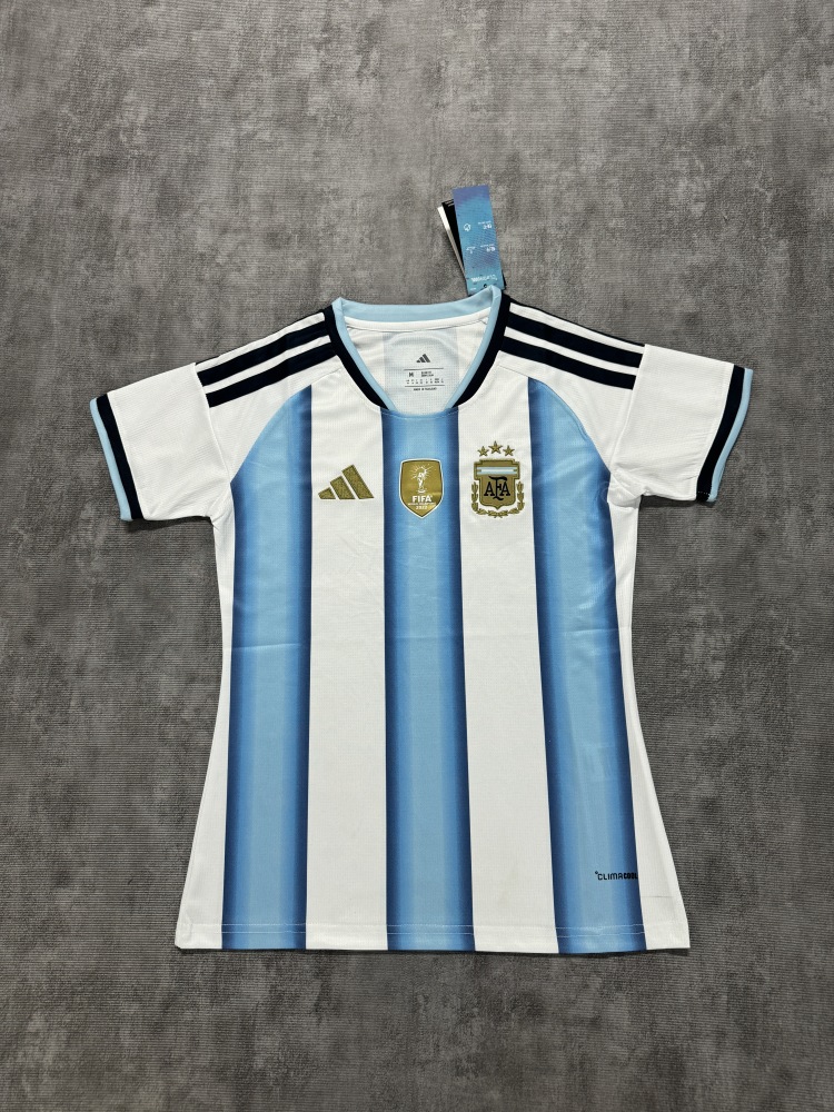 26-27 Argentina woman version