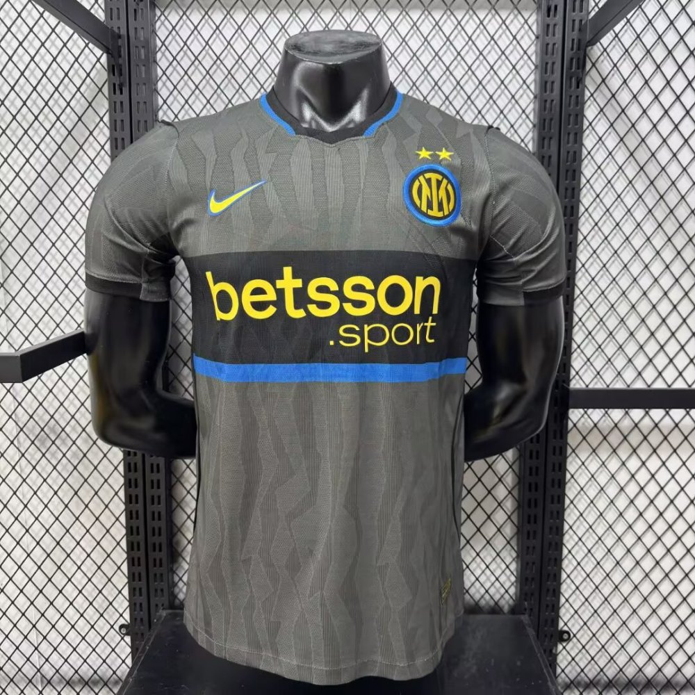 26-27 Inter Milan