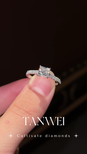 18k White Gold Princess Cut Lab Diamond Ring