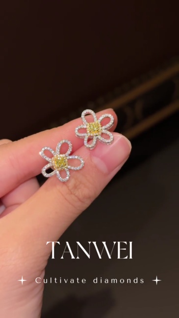 18K White GoldYellow and White Lab-Grown Diamond Flower Stud Earrings