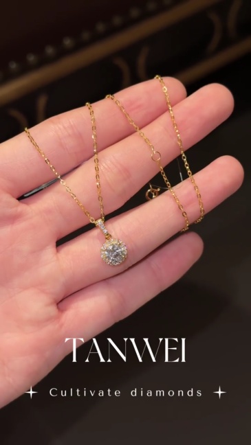 18K Yellow Gold Round Lab-Grown Diamond Halo Necklace