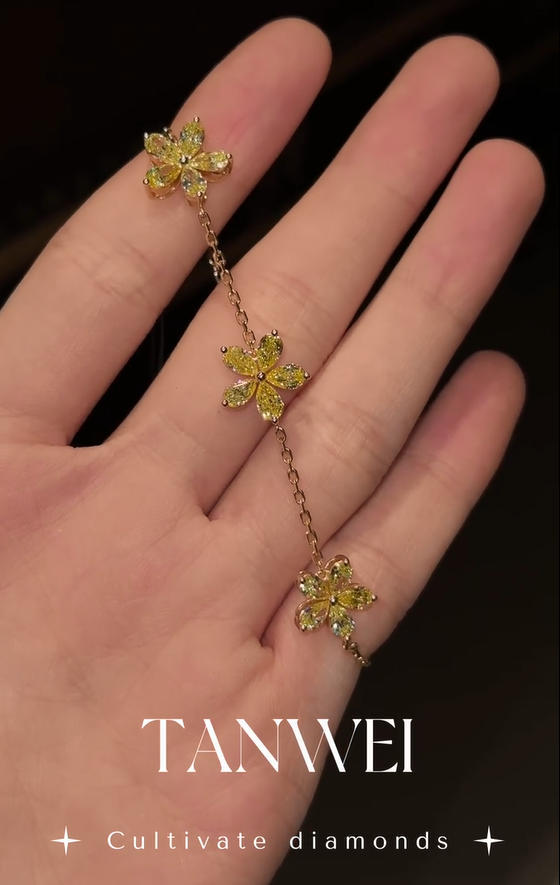 18k Yellow  Gold Exquisite Yellow Flower Lab-Grown Diamond Bracelet