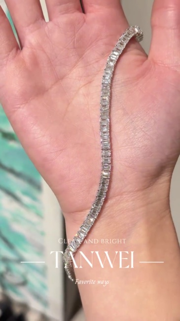 18k White Gold Classic Emerald Cut Lab-Grown Diamond Tennis Bracelet