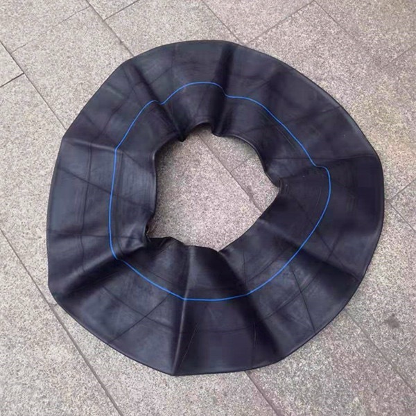 Natural inner tubes: construction vehicles