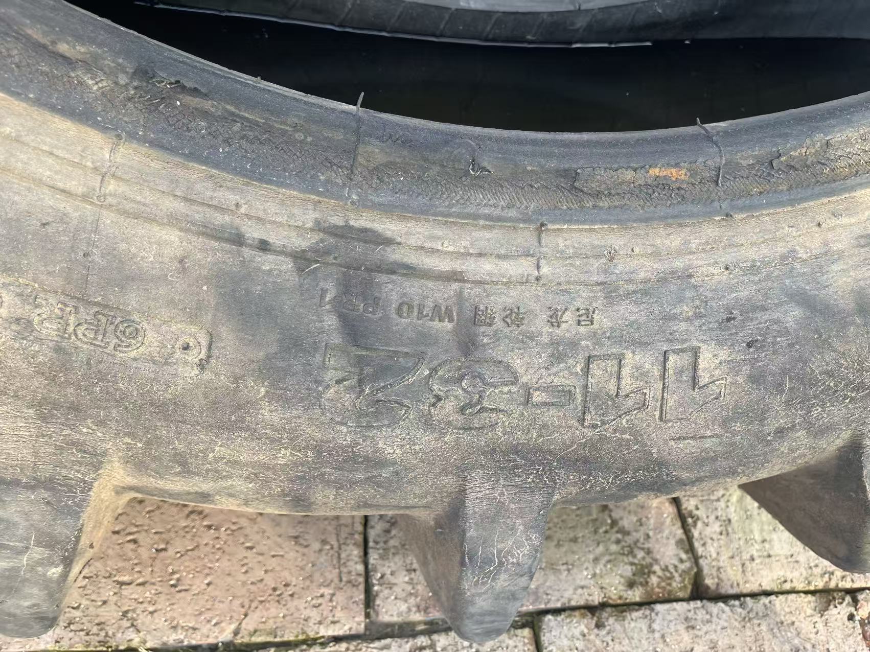 Second hand agricultural machinery tires 10.75-15.3--18.4-38