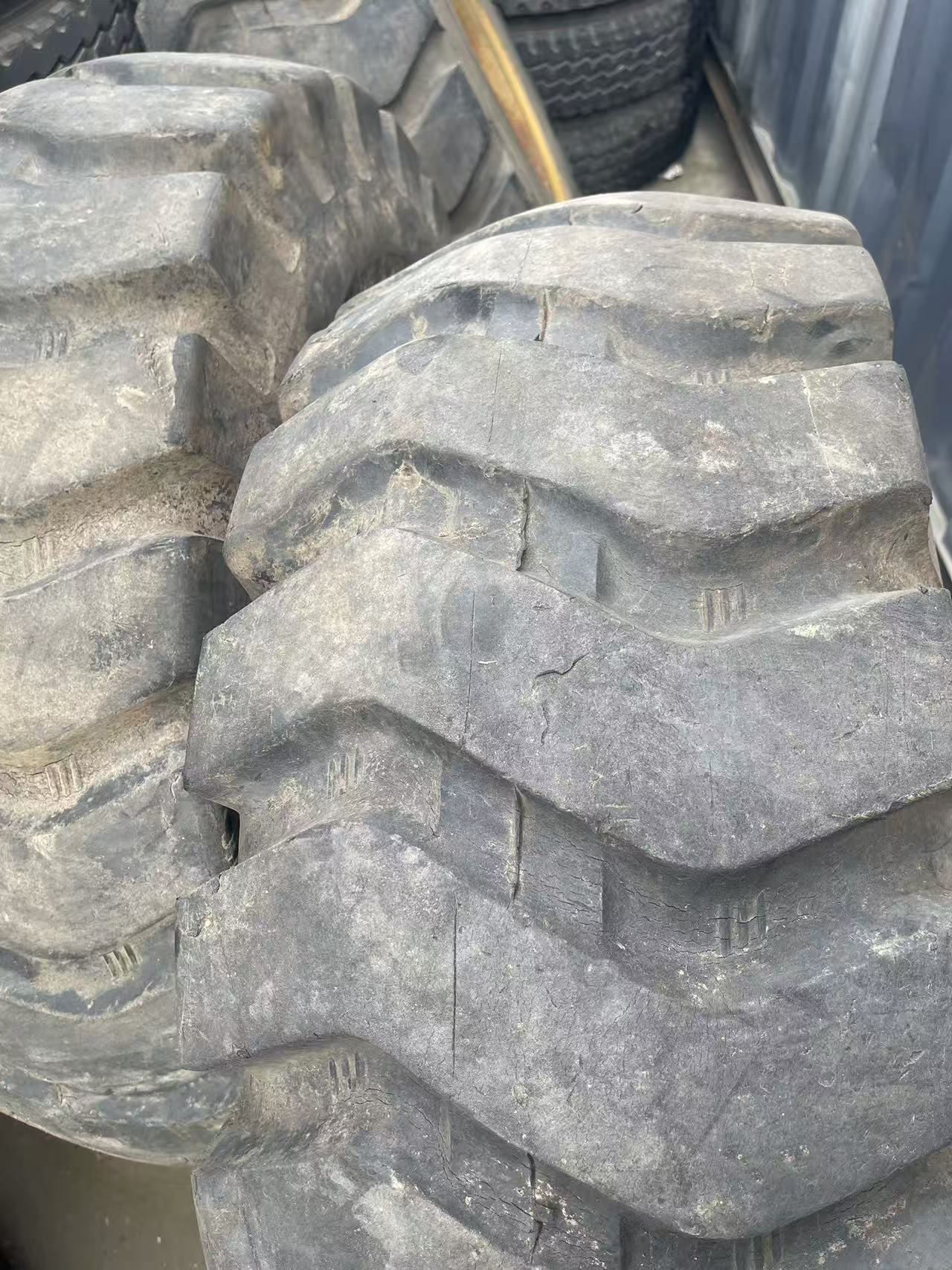 Second hand construction machinery tires 17.5-26.5