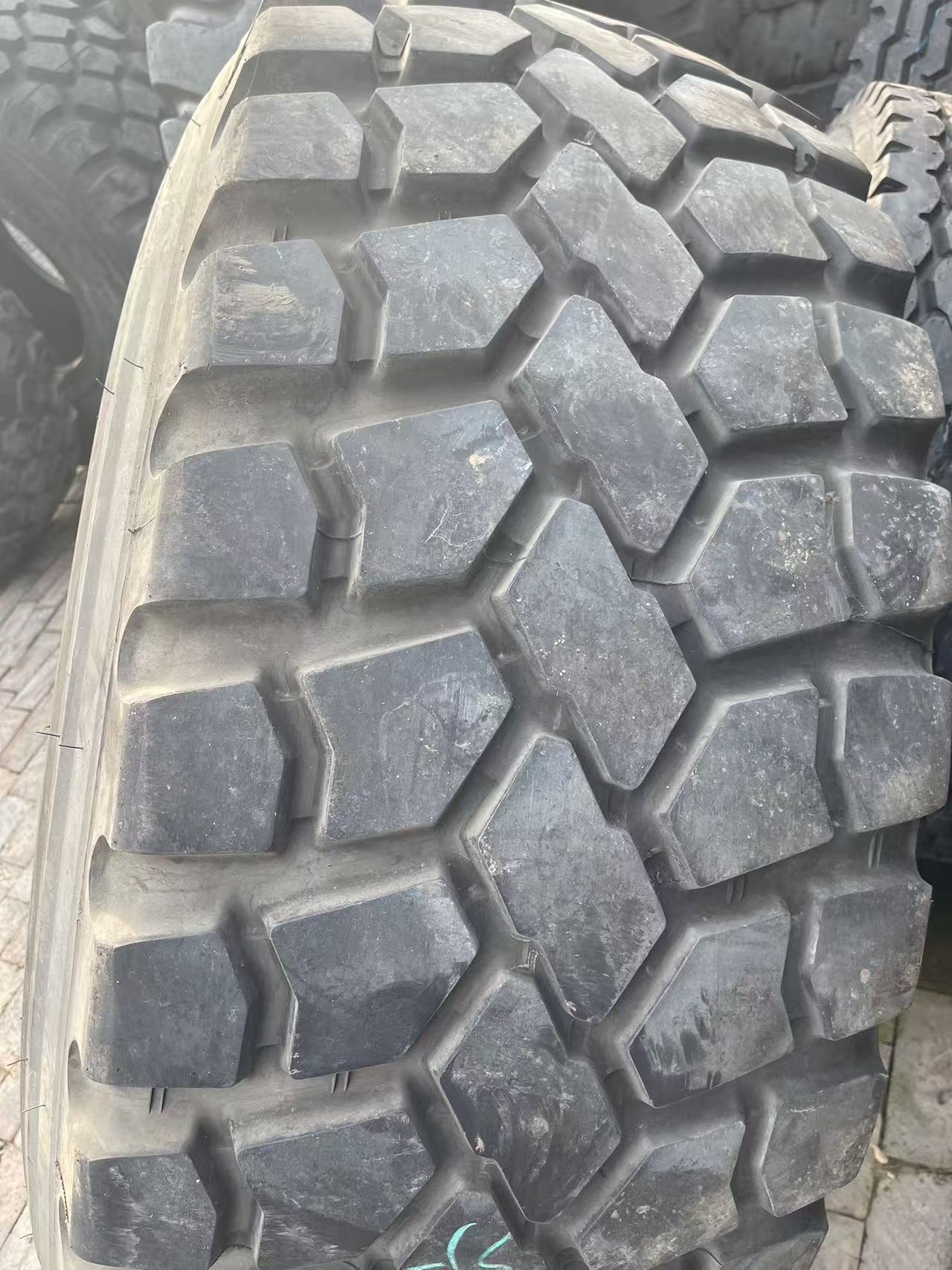 Second hand construction machinery tires 17.5-26.5