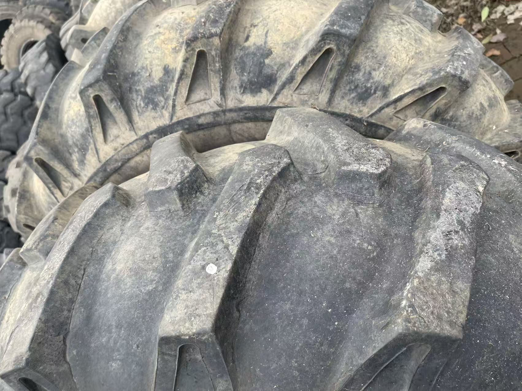 Second hand agricultural machinery tires 10.75-15.3--18.4-38