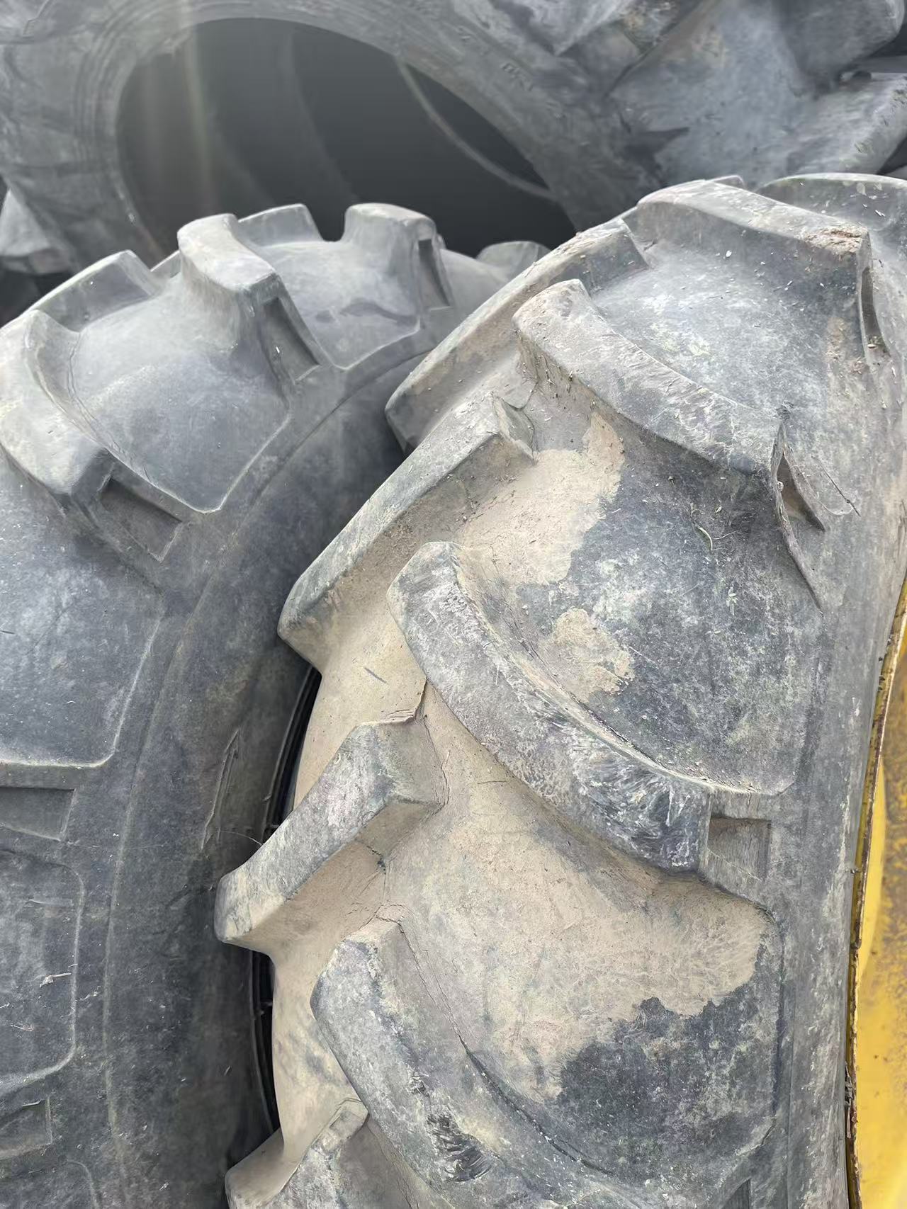 Second hand agricultural machinery tires 10.75-15.3--18.4-38