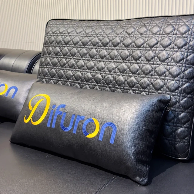 Luxurious Black Leather Sofa with Quilted Backrests,Luxurious Black Leather Sofa with Quilted Backrests