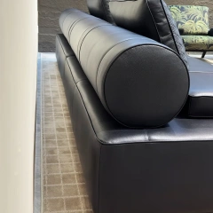 Luxurious Black Leather Sofa with Quilted Backrests,Luxurious Black Leather Sofa with Quilted Backrests