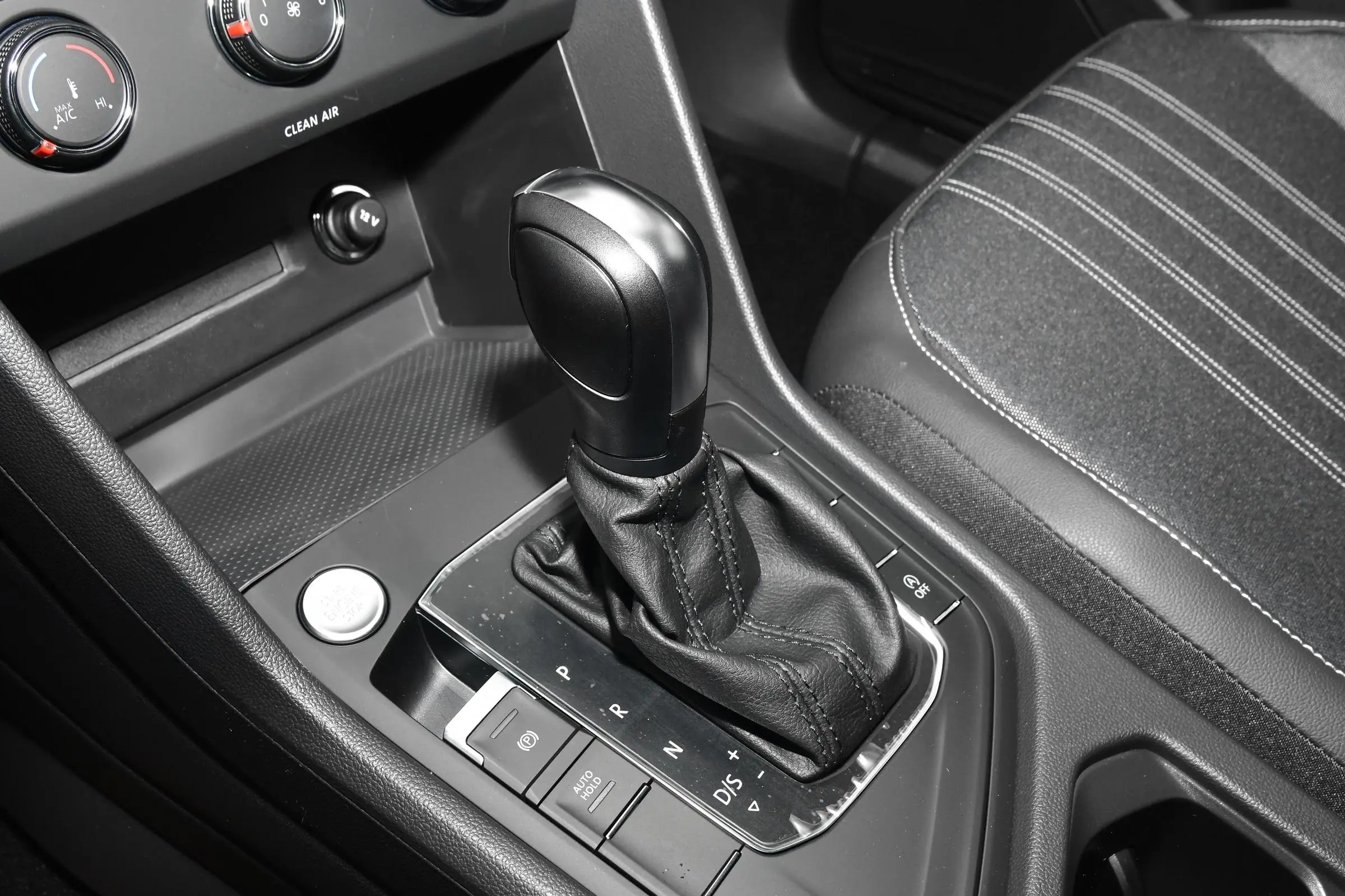 2022 Tiguan L 330TSI automatic two - wheel drive Comfort Edition