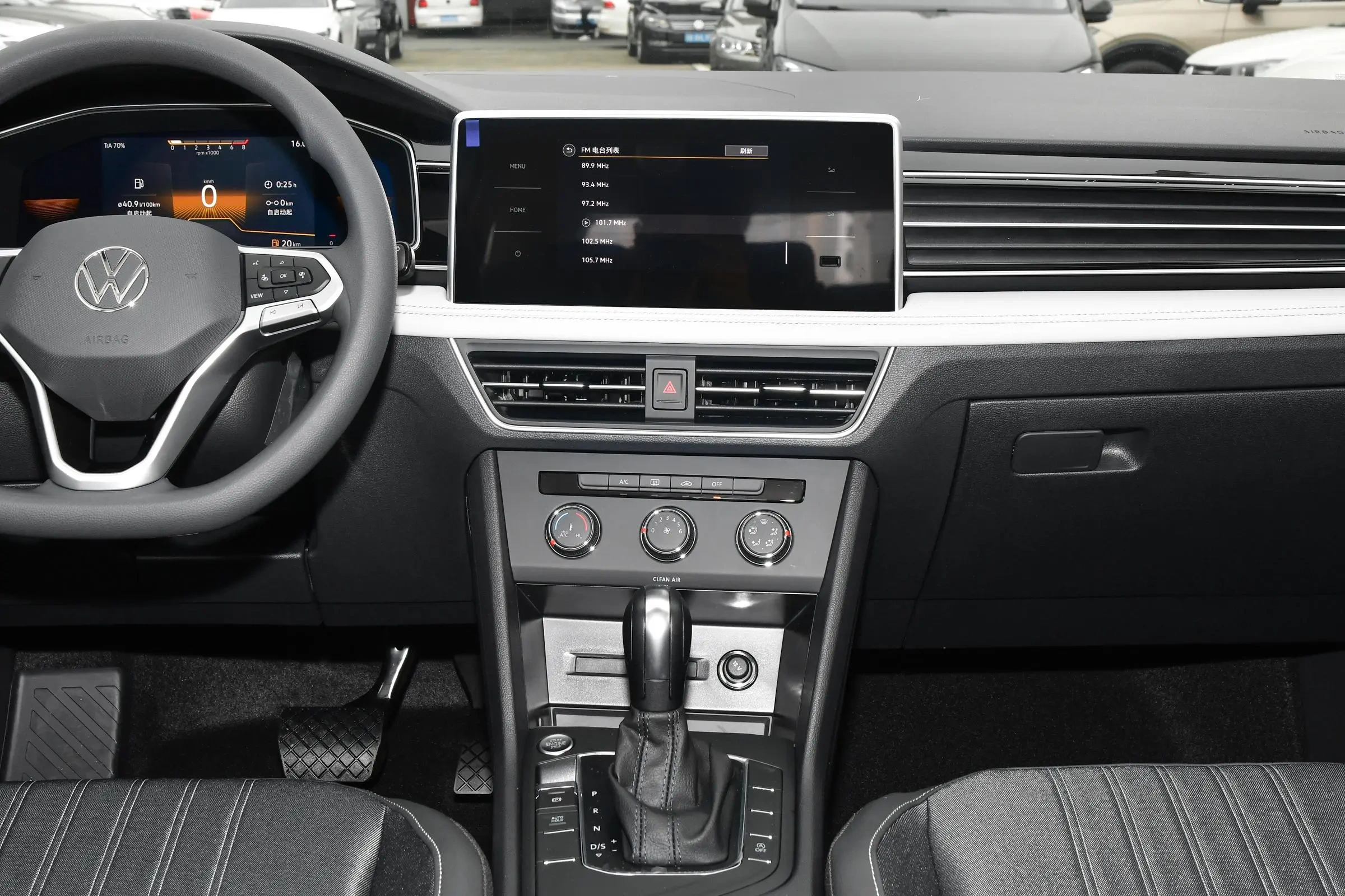 2022 Tiguan L 330TSI automatic two - wheel drive Comfort Edition